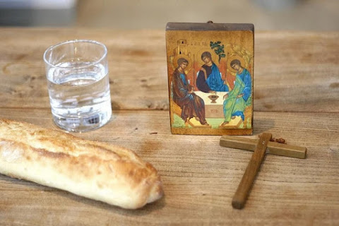 ΔΕΥΤΕΡΑ ΤΥΡΙΝΗΣ