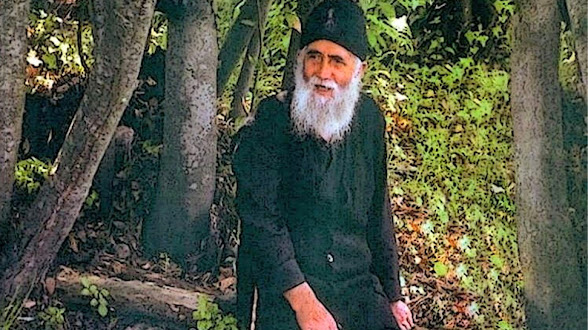 ΚΑΠΟΤΕ ΒΡΙΣΚΟΜΟΥΝ ΣΕ ΑΔΙΕΞΟΔΟ…